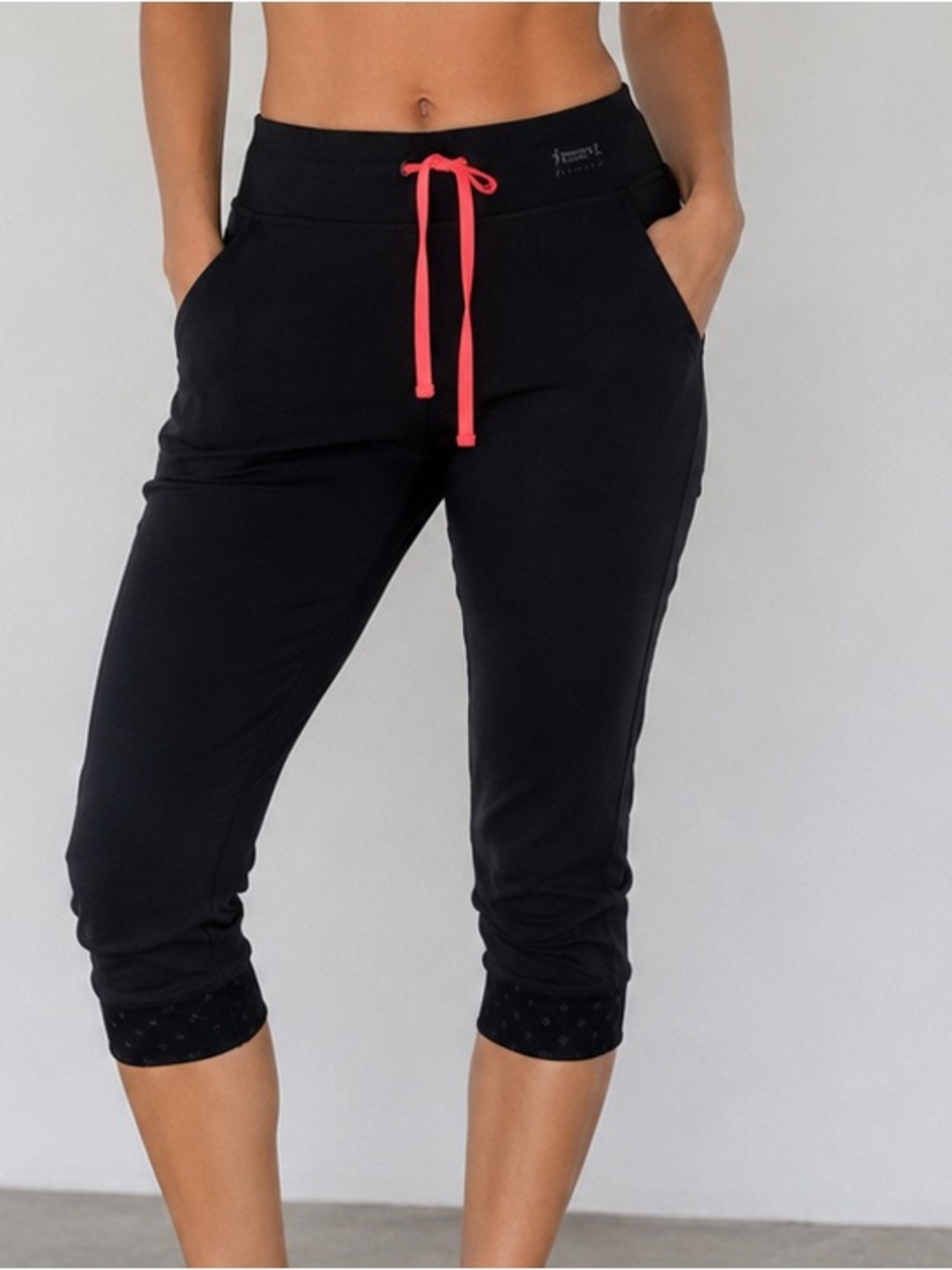 Running Room Fit-Wear Black Cropped Leggings Pink Drawstring Size Small